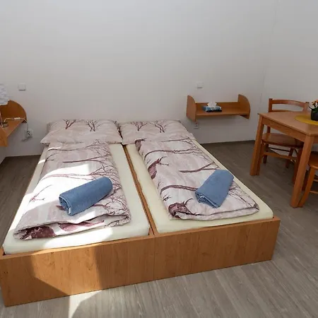živec - Restaurace A Penzion Písek