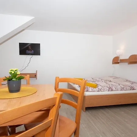 živec - Restaurace A Penzion