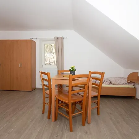 živec - Restaurace A Penzion